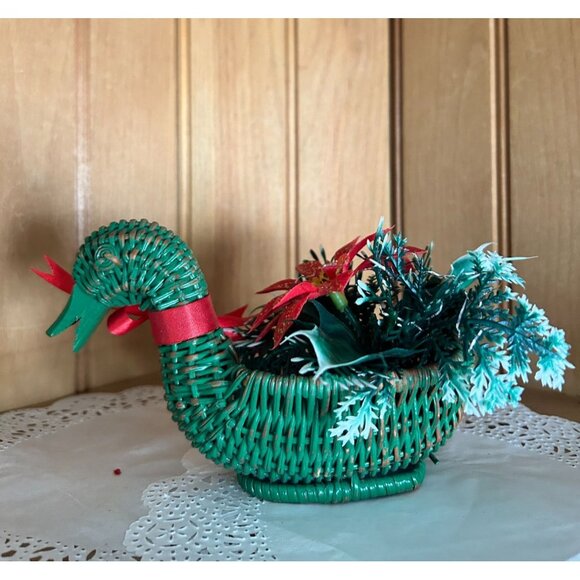 Handcrafted Woven Green Duck Basket Poinsettia Festive Vintage Holiday Decor - Picture 3 of 5